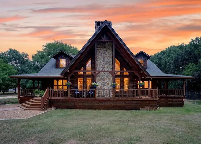 Whitetail Retreat - Secluded Cabin & Pool